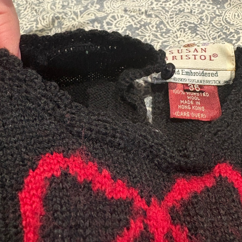Vintage Susan Bristol 1989 worsted wool black sweater with mistletoe small - Picture 5 of 7